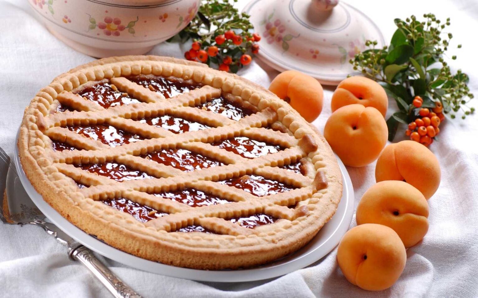 Crostata con confettura di albicocche